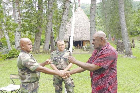 Des militaires en mission  à la tribu de Petit Couli
