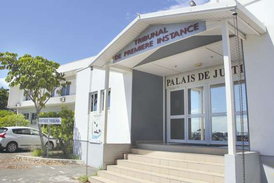 Il dérobe une voiture et finit dans un fossé