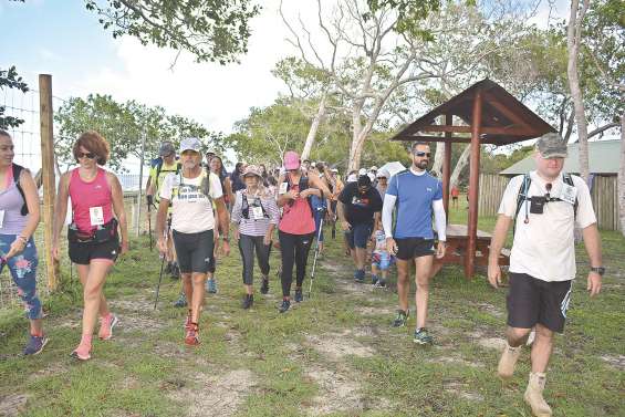 Les amoureux passent entre les gouttes