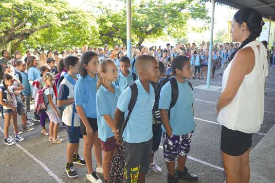 Une vague bleue sur Bourail