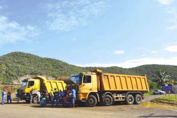 Le centre minier de Tiébaghi bloqué par des rouleurs