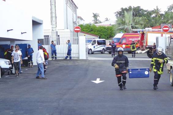 Un exercice des pompiers à l’agence Enercal