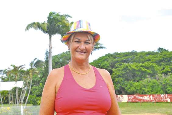 Muriel Song, un bon coup  de pinceau au comité des fêtes