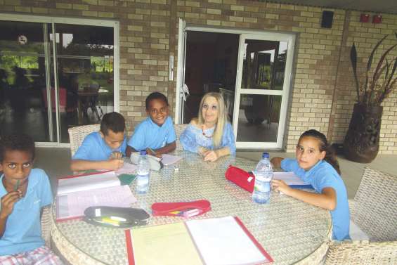 Les écoliers  interrogent les anciens