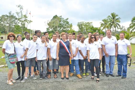 Premier contact avec les militaires