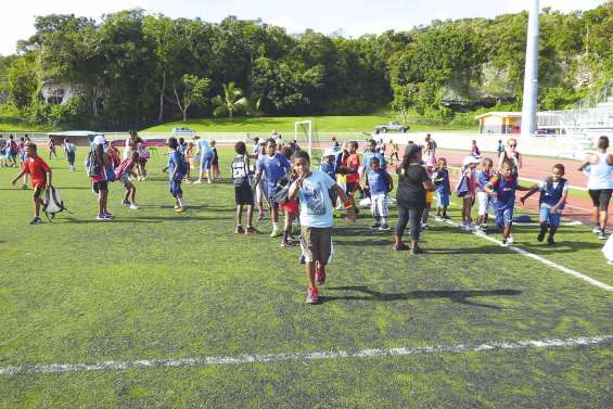 Les écoliers de Wé ont participé  à une grande fête du sport à Hnassé