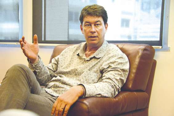 « Il n’est plus temps de discuter, c’est aux Calédoniens de s’exprimer »