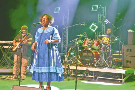 Les femmes sur le devant  de la scène au centre culturel