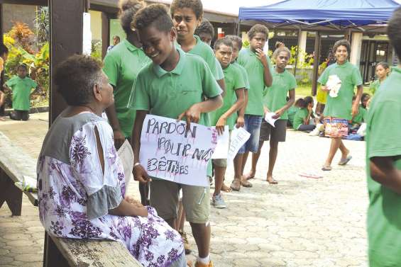 Les palmes académiques pour Pa Lolo