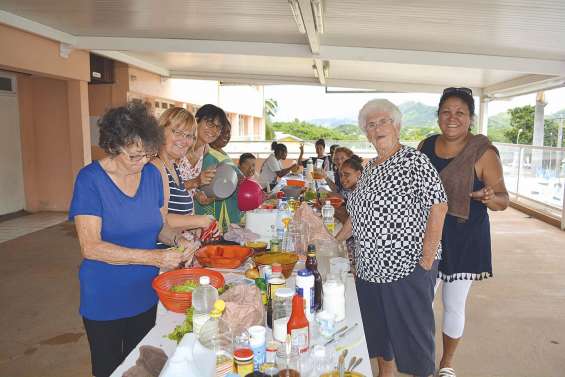Le premier atelier cuisine en fait toute une salade