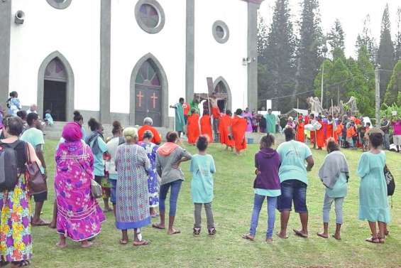 Une célébration  théâtrale à Kunié