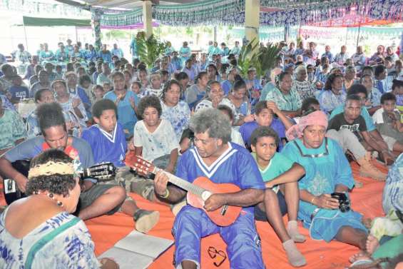 Plus de mille cinq cents fidèles  ont célébré la Pâques à Païta
