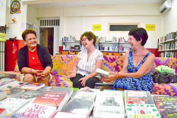Les férus de lecture débattent chaque mois à la bibliothèque