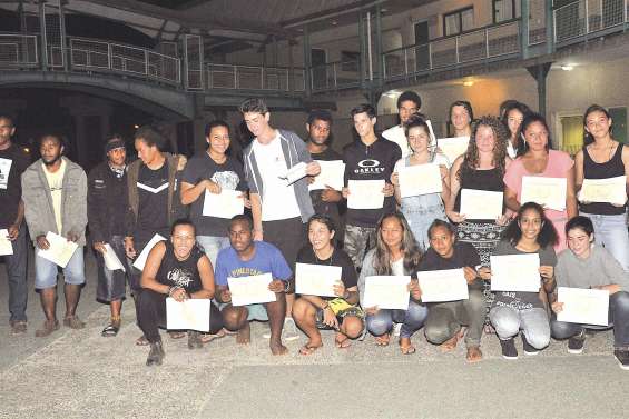 Un premier diplôme en poche  avant de partir en vacances