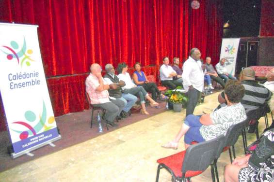 Calédonie ensemble en tournée