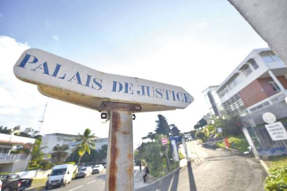 Lourde peine pour le faux pilote mais véritable escroc