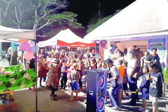 Une chasse aux œufs au marché