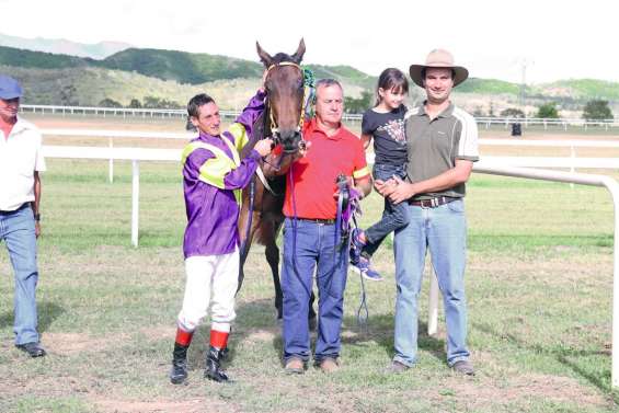 Captain Whisper se montre à Boulouparis