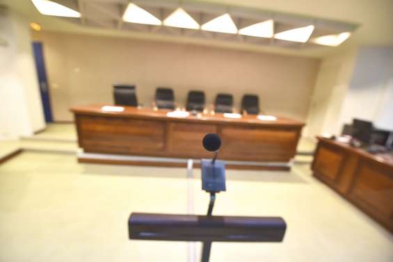 Il comptait écouler son butin dans la « rue de l’arnaque »