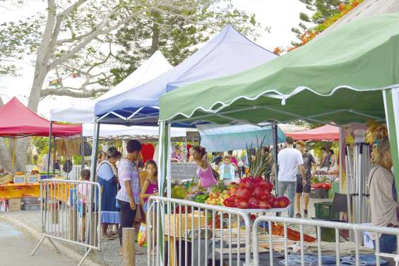 Deux marchés consacrés à la fête des Mères