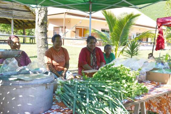 Les bons produits du marché  de la tribu de N’Dé