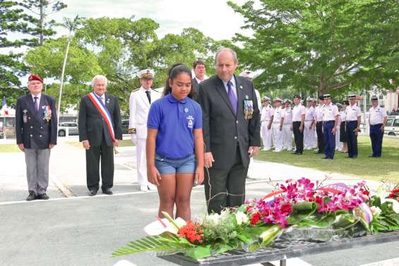Les jeunes de Robert-Abel invoquent  le général De Gaulle pour le 8 mai 1945