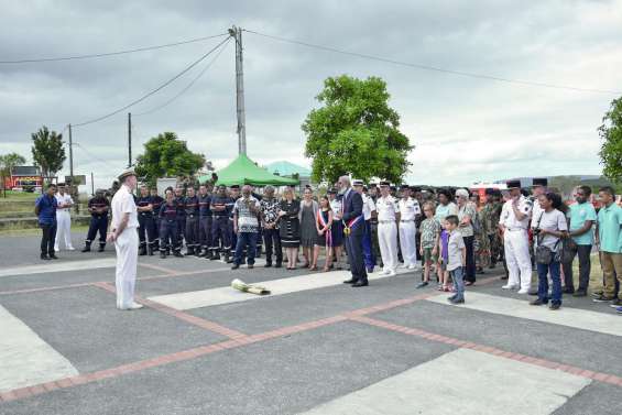 Des au revoir  au commissaire délégué
