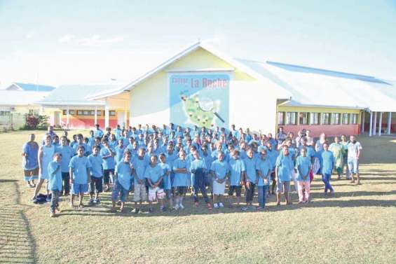 Les élèves de La Roche fiers de leur tenue commune