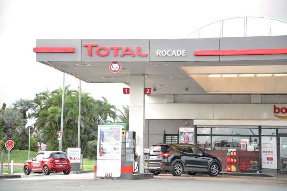 Après un vol, il tente  de poignarder un pompiste