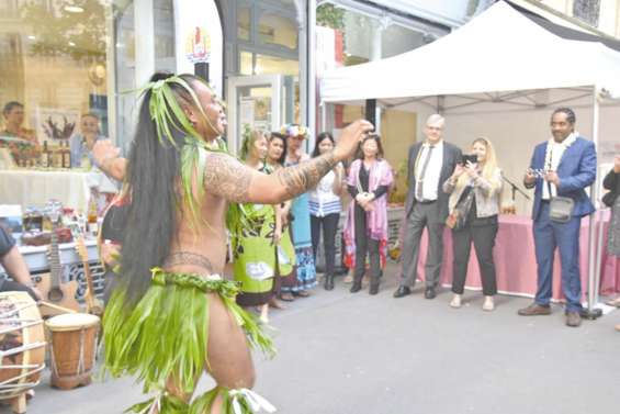 Saveurs et chants polynésiens en plein Paris