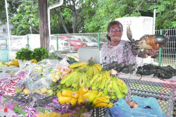 Les mamans à la fête au marché