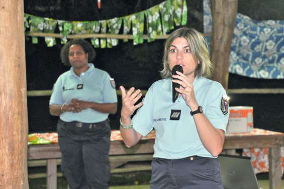 Les dangers d’Internet expliqués aux collégiens