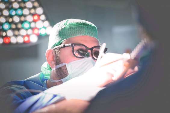 Vingt-huit cœurs opérés à domicile