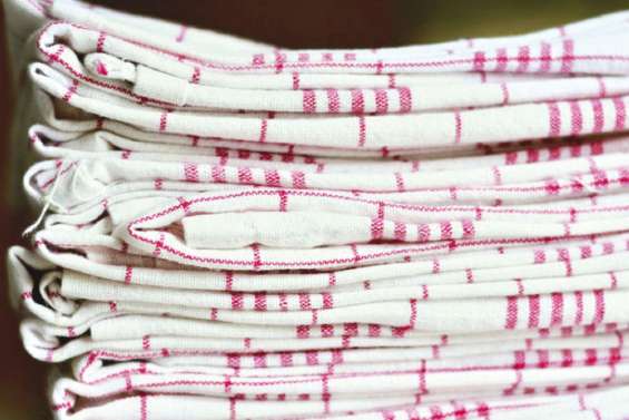 Les torchons de cuisine, nids à bactéries ?