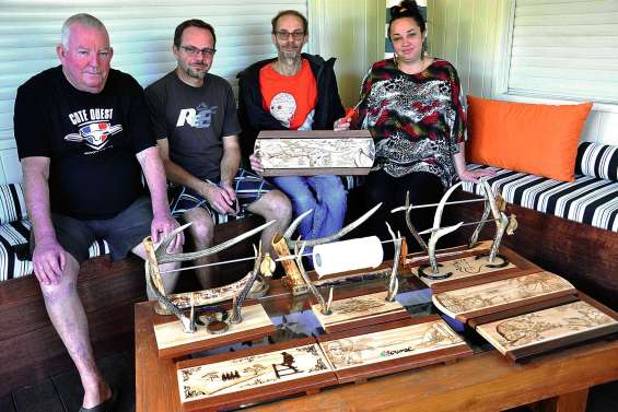 Quatre amis mettent  leur art en commun