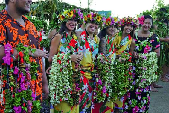 Le Paul Gauguin fait escale à Vairao