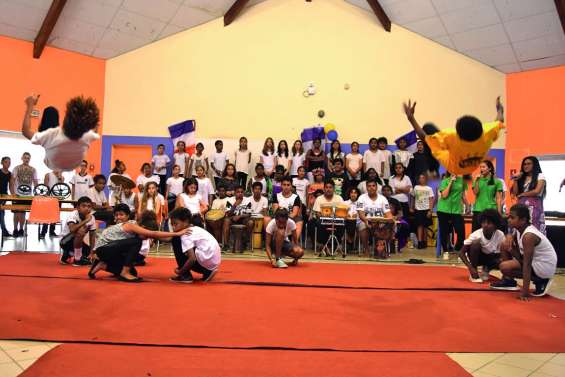 Les collégiens de Francis-Carco fêtent  la citoyenneté en musique