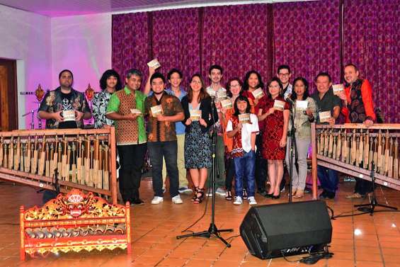 La jeunesse indonésienne relaye la tradition