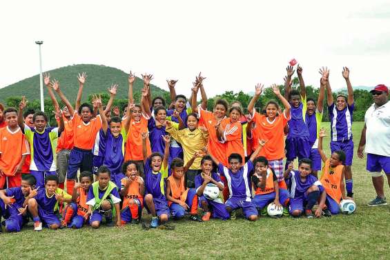 Cinquante jeunes footballeurs ont chaussé les crampons