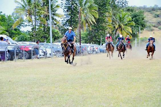 Les cavaliers se sont échauffés avant les foires