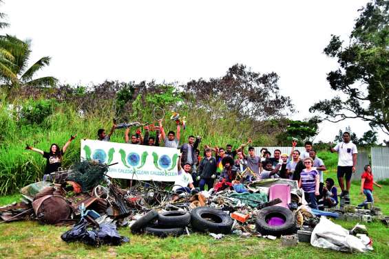 1,5 tonne de déchets derrière le lycée Champagnat