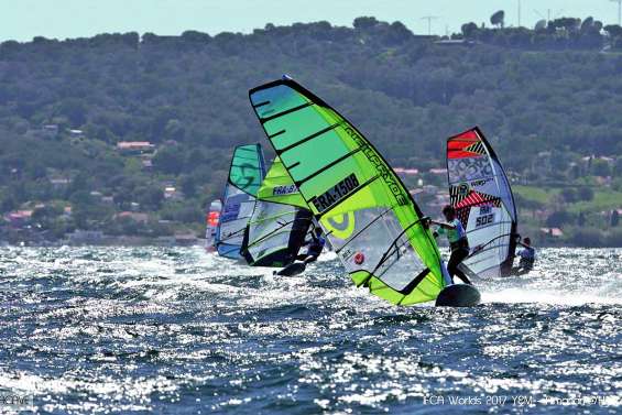 Les windsurfeurs du Caillou  à l’assaut des côtes bretonnes