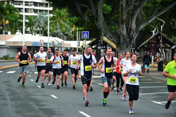 Dernière ligne droite avant  le marathon de Nouméa