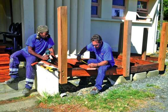 Une rampe d’accès pour handicapés à la mairie