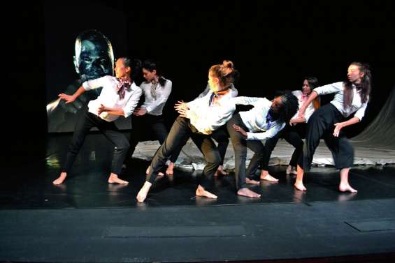 Un « sacré » spectacle de danse contemporaine au centre culturel