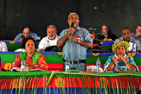 Du monde et des « choix à faire » au congrès de l’USTKE