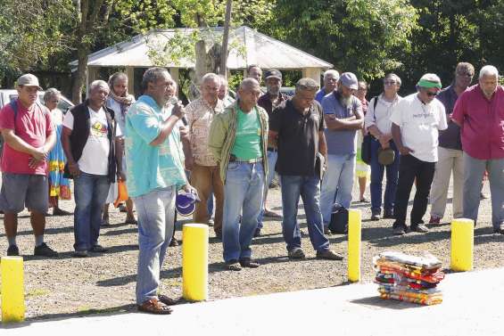 Le FLNKS joue la prudence à Ouégoa