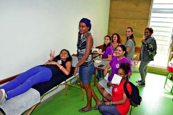 Les collégiens de Païamboué au contact des professionnels