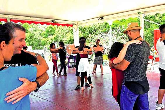 Toute une journée à danser