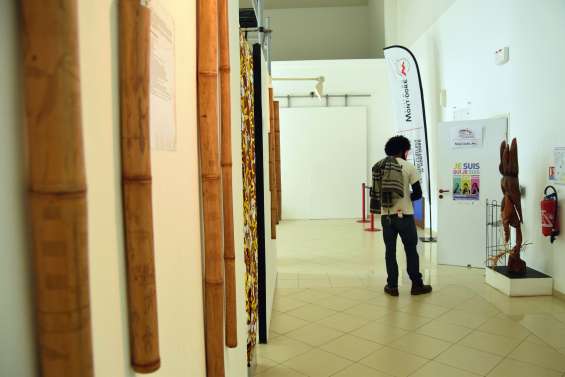 Des bambous et du verre gravé